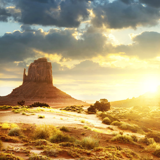 Desert scenery at sunset. Link to itineraries page