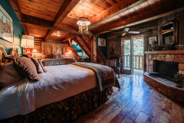 Photo of the Marco Polo guest room