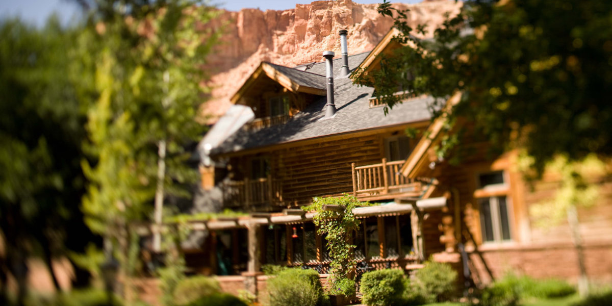 The exterior of the Lodge at Red River Ranch