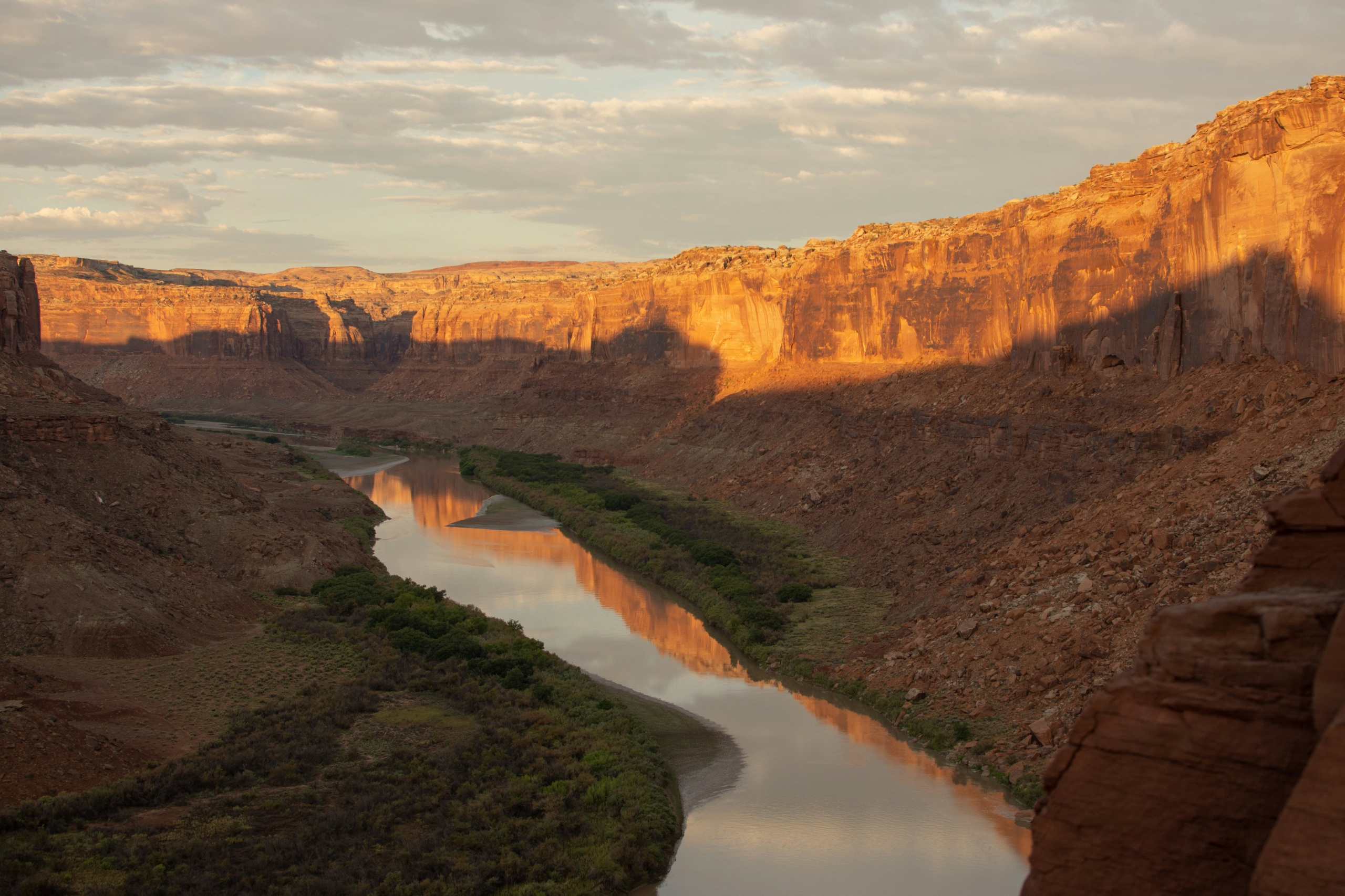 The Green River flowing through red rock country near Capitol Reef
